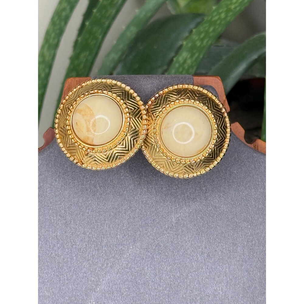 Vintage Monet Gold Cabochon Clip Earrings Textured Statement 80s 90s Designer - Picture 3 of 10